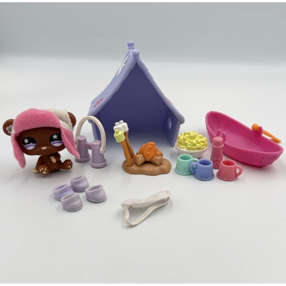 Littlest Pet Shop #671 Cozy‎ Campfire Bear – Playset w/ Most Accessories Tent